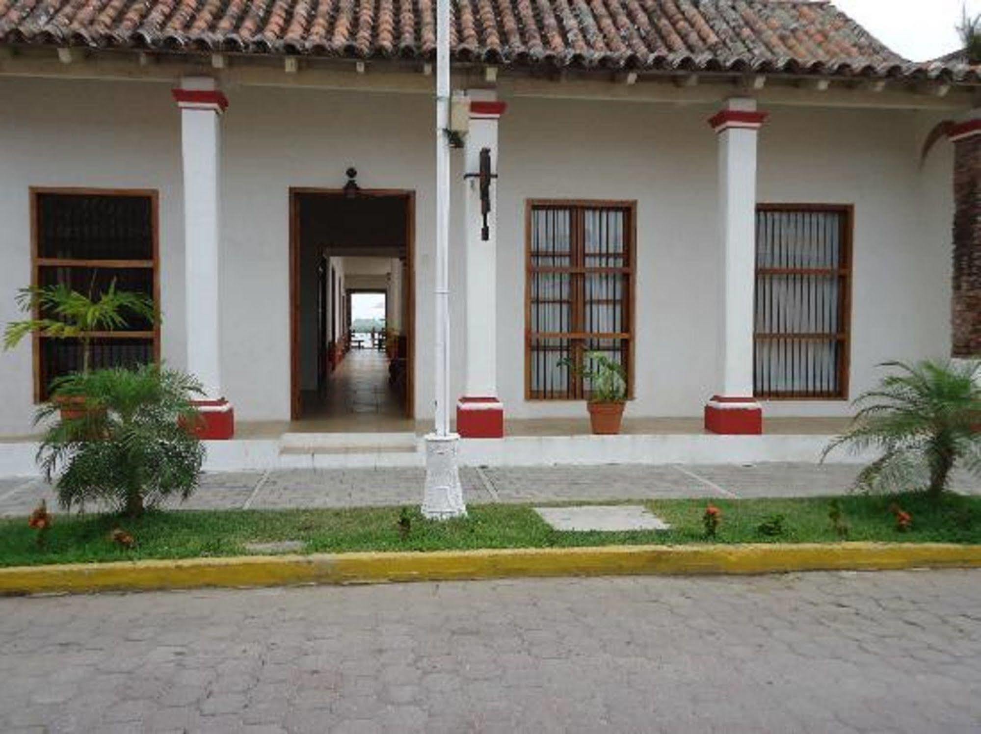 Casa Del Rio Hotel Tlacotalpan Exterior photo